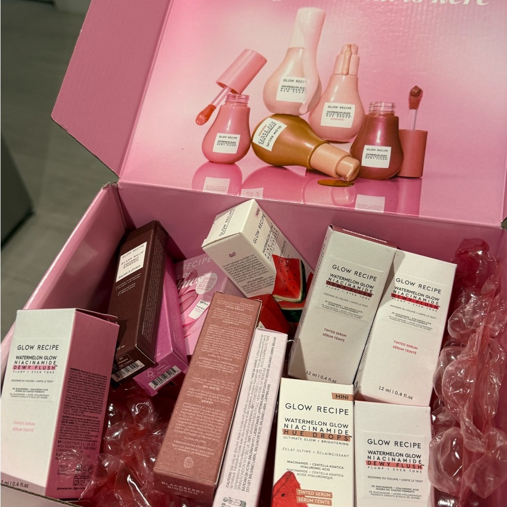 Glow Recipe lip gloss + blushes skincare - Picture 4 of 10